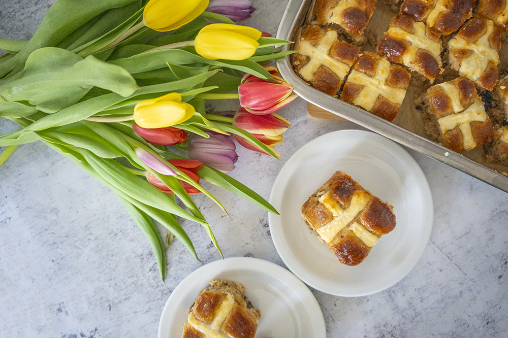 Hot cross buns